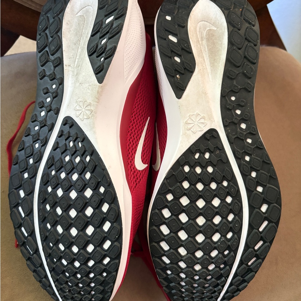 Men's Red Athletic Shoes - Picture 5 of 5